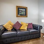 Yd Servi Apartment *
