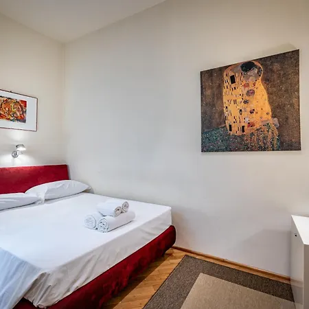 Yd Servi Apartment